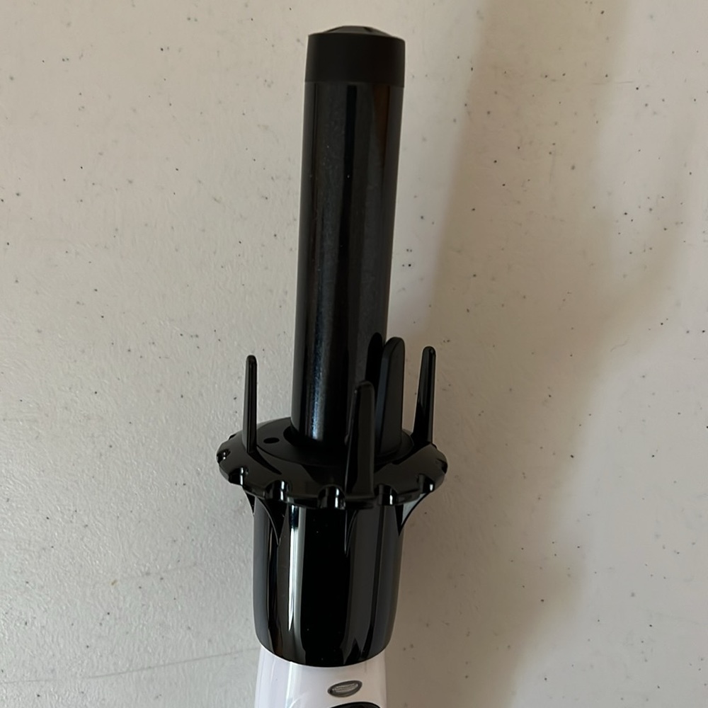 Kiss Professional Black and White Hair Curler - Picture 3 of 3